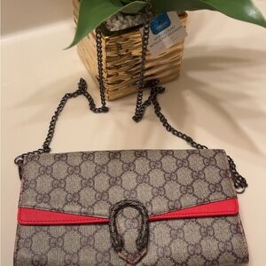 Very fashion   Red and Gray Crossbody Bag with Chain Strap